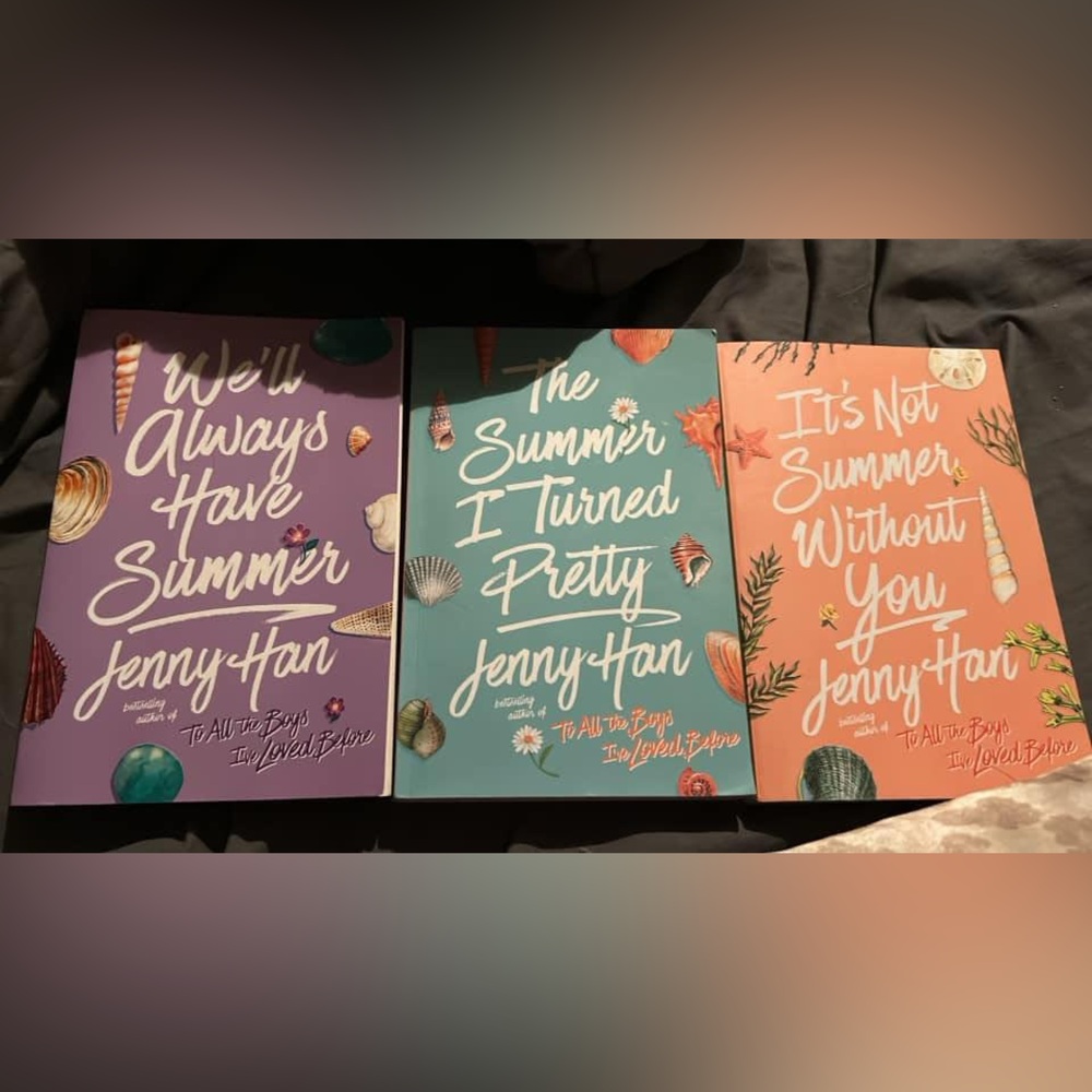 Set of The summer I turned pretty trilogy.